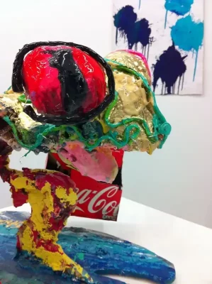 Ushio Shinohara frog sculpture.