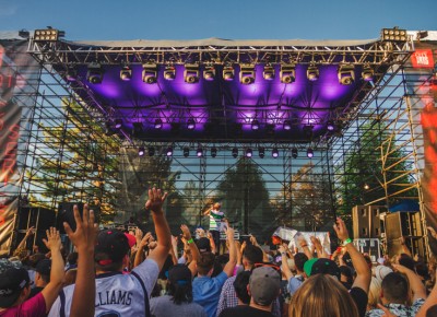 As his set winds down, Bishop Nehru and the crowd, get wild for one last time.