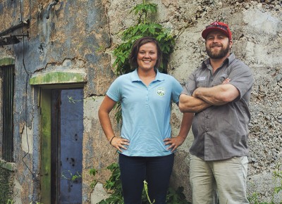 (L–R) Hops Hunters McKenzie Schwartz (Summit Land Conservancy) and Justin Kingsford (Wasatch Brewery).