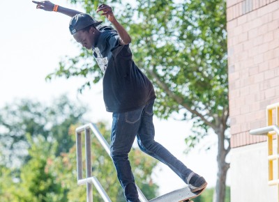 Deng Tear, backside lipslide to fakie. Photo: Niels Jensen