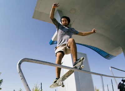 Jose Suitt doing front smith skate trick