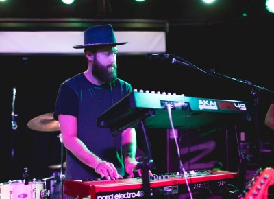 Keyboardist Sebastian Fritze of Grizfolk.