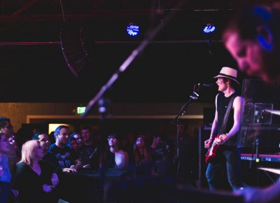 The Fratellis playing to a hot, sweaty crowd of fans in SLC.