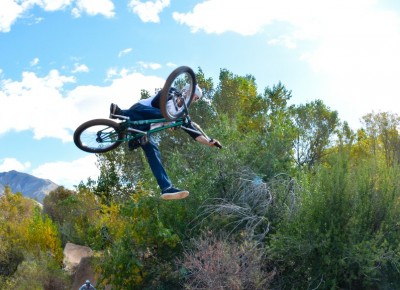 Scott throws a One-Footed Table on the hip. Photo by Andy Fitzgerrell