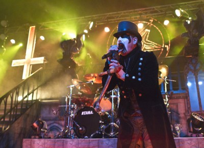 King Diamond unleashes his falsetto. Photo by Madi Smith.