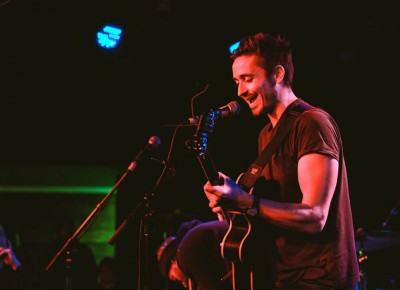 Tony Lake, lead singer and guitarist for Wildcat Strike. Photo: @LMSORENSON