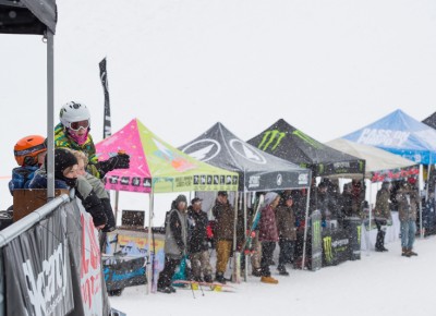 Spectators eagerly watch the Men's and Women's Open divisions. Photo: Niels Jensen