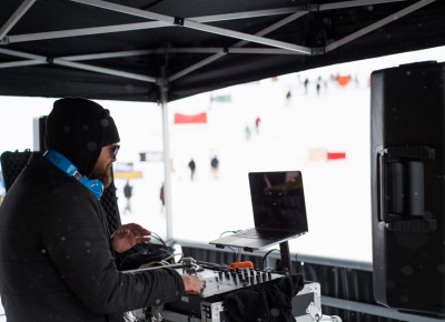 DJ Finale at the helm. He kept everyon motivated with tracks ranging from Minor Threat and Fugazi to De La Soul. Photo: Niels Jensen