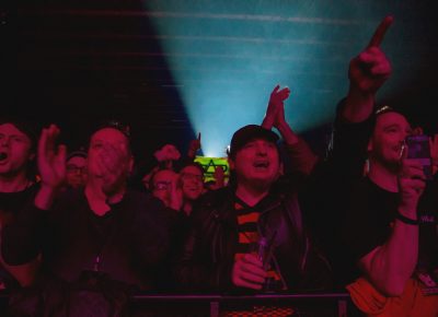 After Steve Vai stopped to give some love to the crowd below, those in the front row gave it right back. Photo: Talyn Sherer