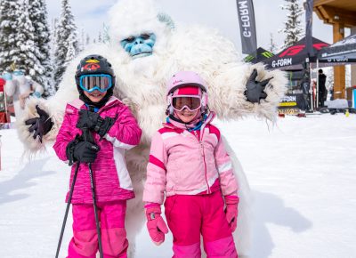 Yeti made new friends. Photo: Jo Savage // @SavageDangerWolf