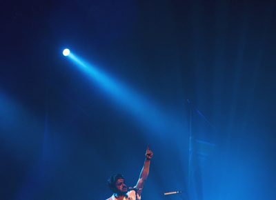 Sameer Gadhia gives us a Freddy Mercury–esc pose as the crowd screams their hearts out. Photo: Talyn Sherer.