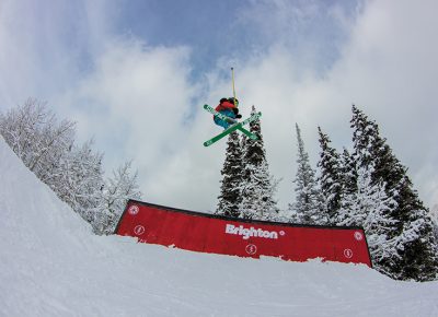 Luke Mallen, 1st place Men’s Under 17 Ski, flying with his skies crossed. Photo: Jo Savage // @SavageDangerWolf