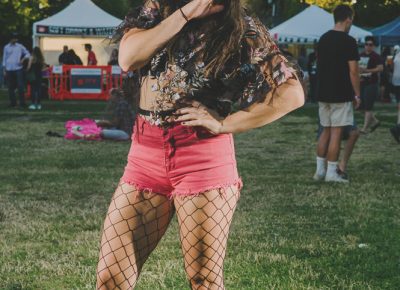 Ella Johnson in fishnets and great colorful glasses. Photo: @clancycoop