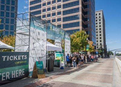 A crowd gathers at the north entrance of the festival. Photo: @colton_marsala