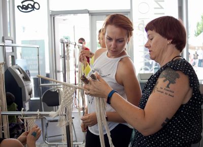 Macramé-making workshop by Marti Woolford of Marti Makes in the West Elm Workshop Area. @cezaryna