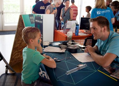 Science is so cool—lots of fun and learning going on at the Google Fiber STEM building. @cezaryna