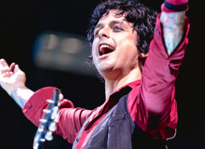 Greeting the audience in Salt Lake City, Billie Joe Armstong, lead singer for Green Day. Photo: Lmsorenson.net