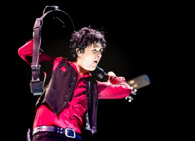 Playing behind his head, Billie Joe Armstrong of Green Day. Photo: Lmsorenson.net