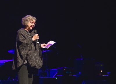 Executive Director Teri Orr thanking sponsors and Robert Cray for coming to Park City. Photo: @Lmsorenson.net