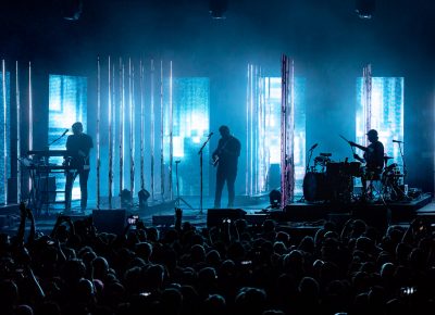 The crowd and the stage, with alt-J playing on. Photo: Lmsorenson.net