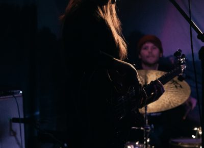 Anna Butterss laying down bass lines during Whitford’s set. Photo: Matthew Hunter