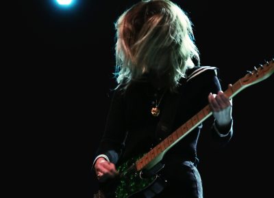 Laura-Mary Carter jamming in the dark. Photo: Lmsorenson.net