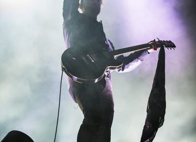 Zhu’s guitarist waves to the crowd.