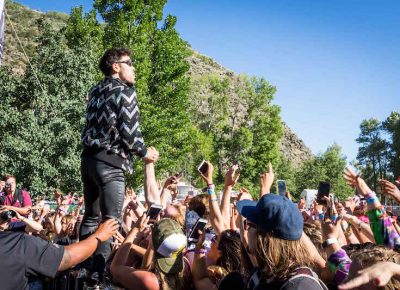 Max stands above the crowd.