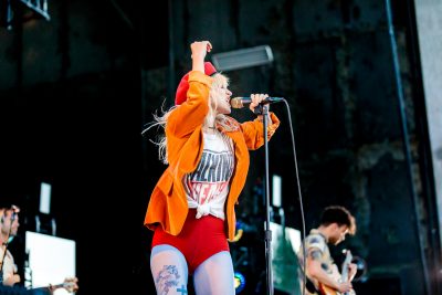 Lead singer Hayley Williams having an absolute blast on stage at USANA Amphitheater. Photo: Lmsorenson.net