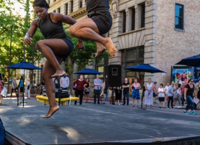 Modern dance from RDT. Photo: Randy Roberts