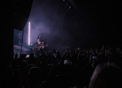 BORNS turning the mic to the crowd one last time.