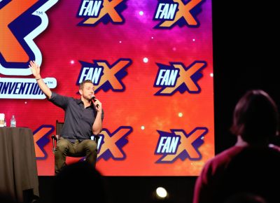 In a really sweet moment during his panel, Zachary Levi asks audience members who have ADD to raise their hands in support for one of his fans at the mic as he explains to her and everyone that we all suffer from something and to share in that. Photo: @Lmsorenson