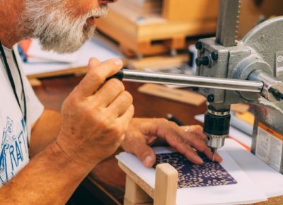 Bill Braak gives us an in-person demo of his highly skilled journal crafting skills.