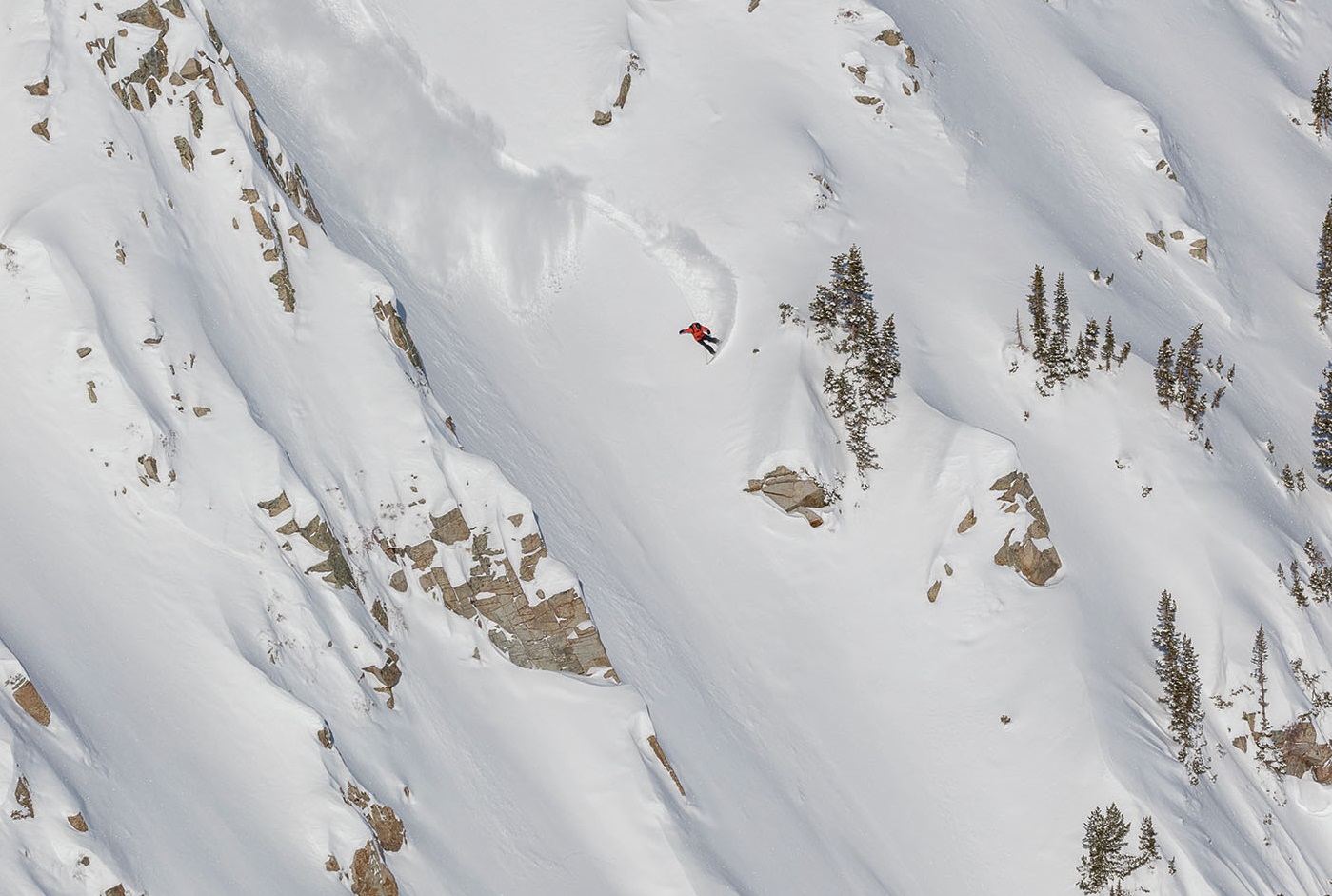 Griffin Siebert – Frontside Slash – Little Cottonwood Canyon, Utah. Photo: @wjackdawe