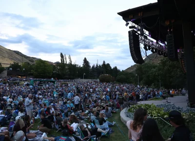 The sun starting to get a little low before the main musical guest takes the stage. (Photo: LmSorenson.net)