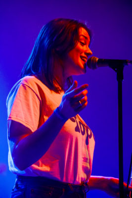 Lead Singer, Jane Penny, brought a whole new vibe out to the stage. (Photo: Nathan Gentry)