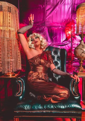 Both on and off the stage, drag is integrated into Hoe Shi Minh’s personality.