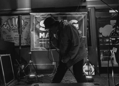 Kid Kawali pouring his heart out at Blue Gene's. Photo: Bonneville Jones.