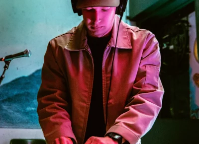 DJ Turntable Tyson creating tunes with his Nintendo DS. Photo: Alanna Lowry.