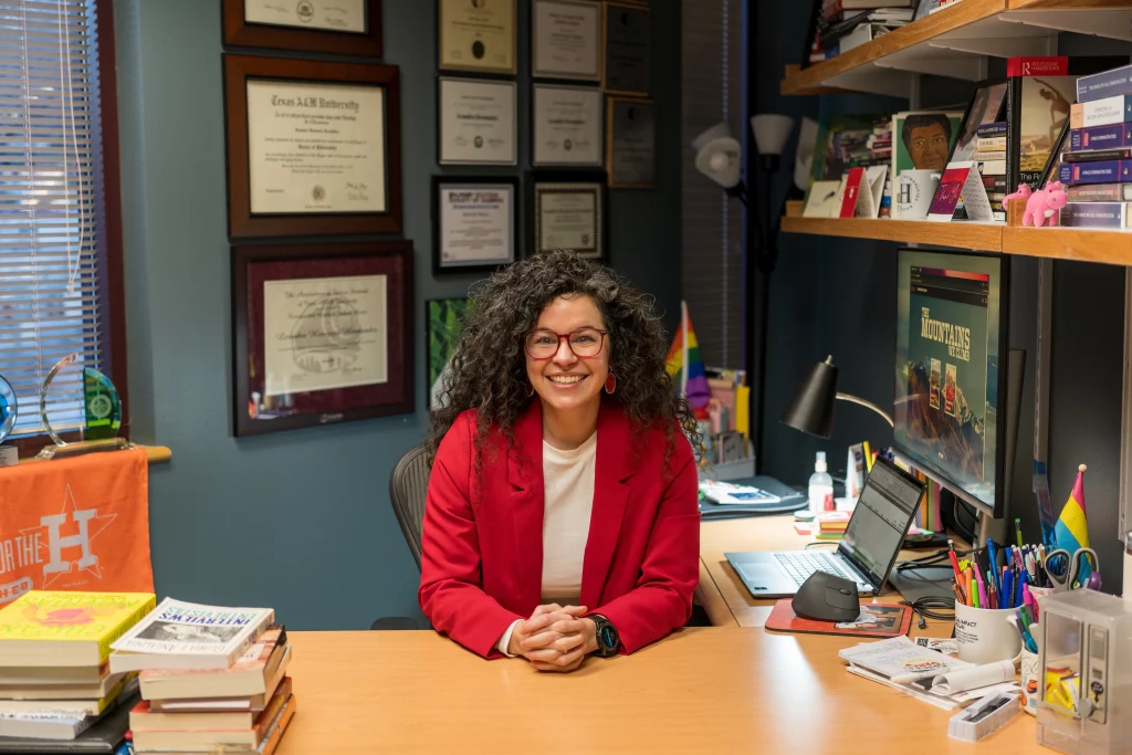 Bridging Feminist Theory, Media Ethics and Queer Justice in Higher Education