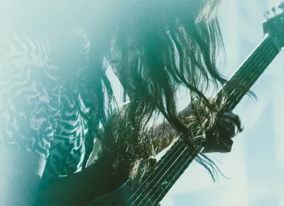 Mark Speer in the moment during the show.