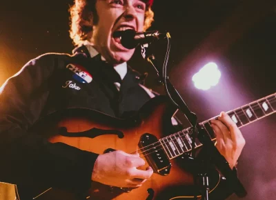 Muskies worked the crowd like experts.