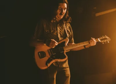 Mañanero brought the punk rock energy.