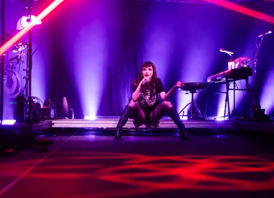 Lauren Mayberry knows how to curate an atmosphere. Photo: Derek Brad.