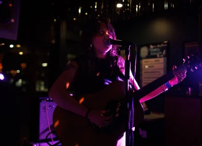 Anna Beck plays an honest song about garbage men.