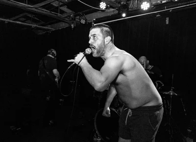 Chat Pile performed classics like "Why" and "Rainbow Meat." Photo: Diego Andino.