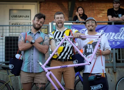 Men's Division winners (L-R): 3rd: Clint Campbell, 1st: Davey Davis, 2nd: Dario Figuero. Photo: India Mendoza