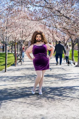 Anya Bacon stands in front of the Utah capitol.