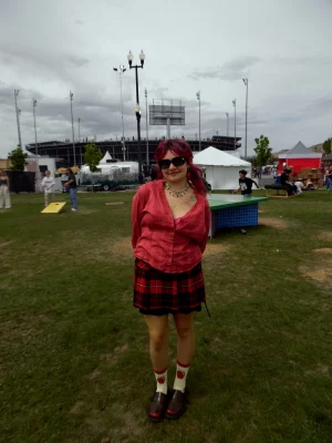 Sav, 18 (@lmaohorsegirl27).